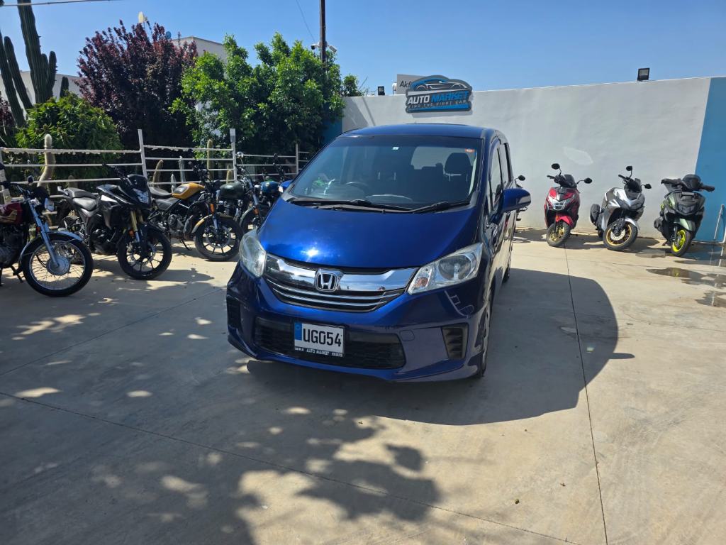 HONDA FREED 2015 MODEL