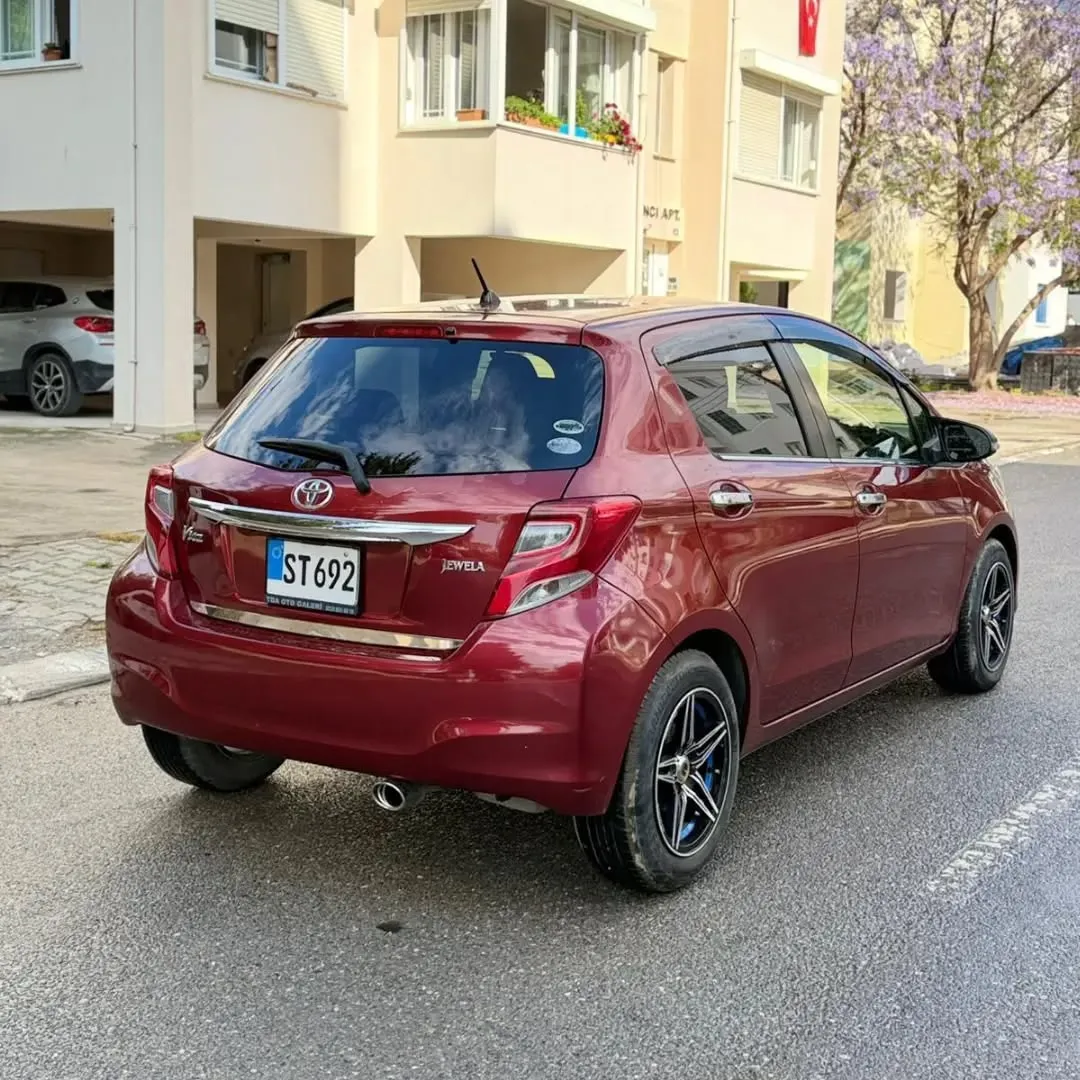 Toyota Vitz 2017 Satılık İkinci El - Thumbnail 2