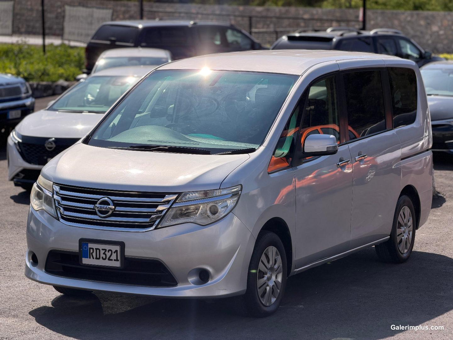 Nissan Serena 2014 Satılık İkinci El - Thumbnail 2