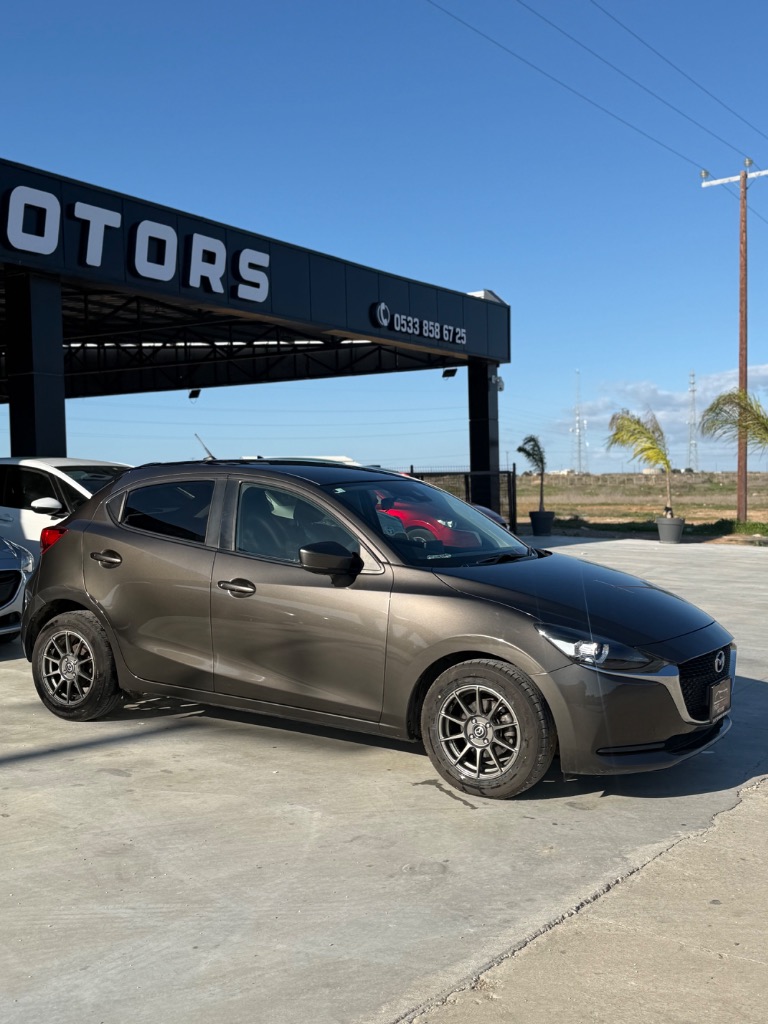 MAZDA 2