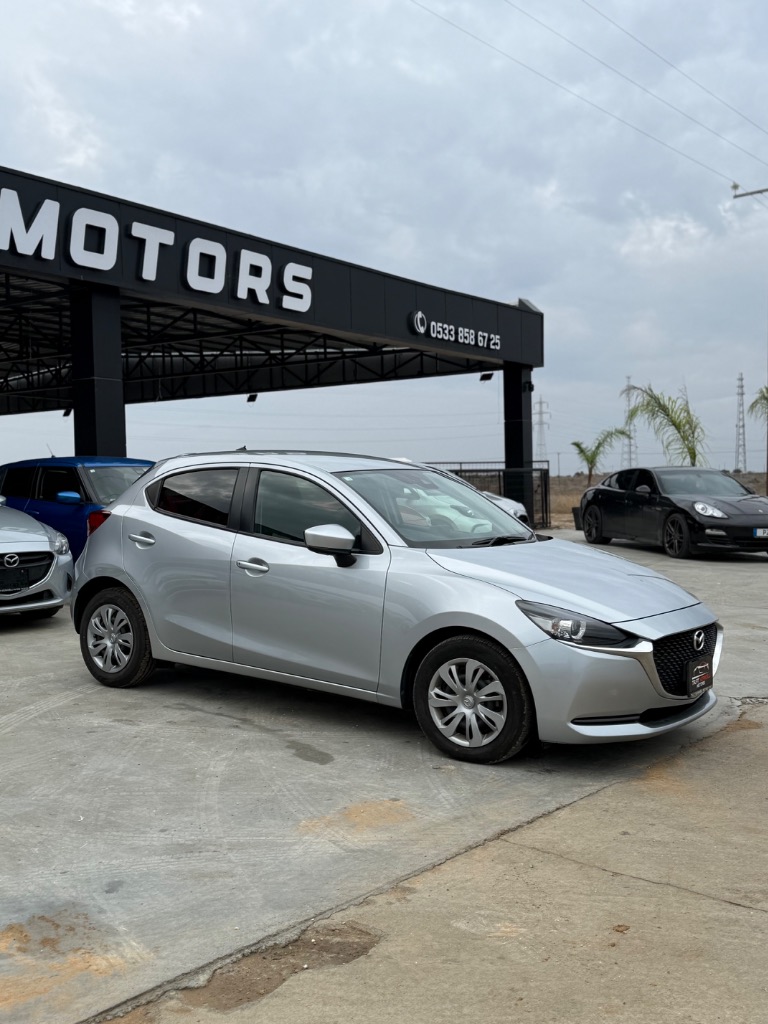 MAZDA 2
