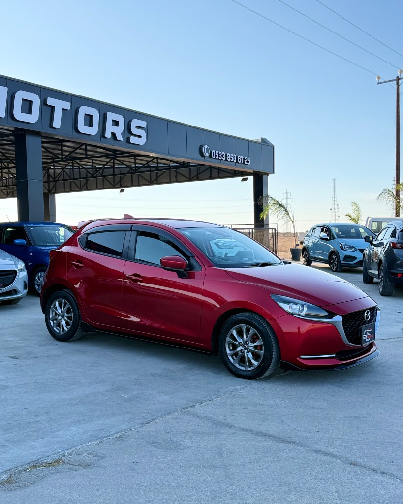 MAZDA2