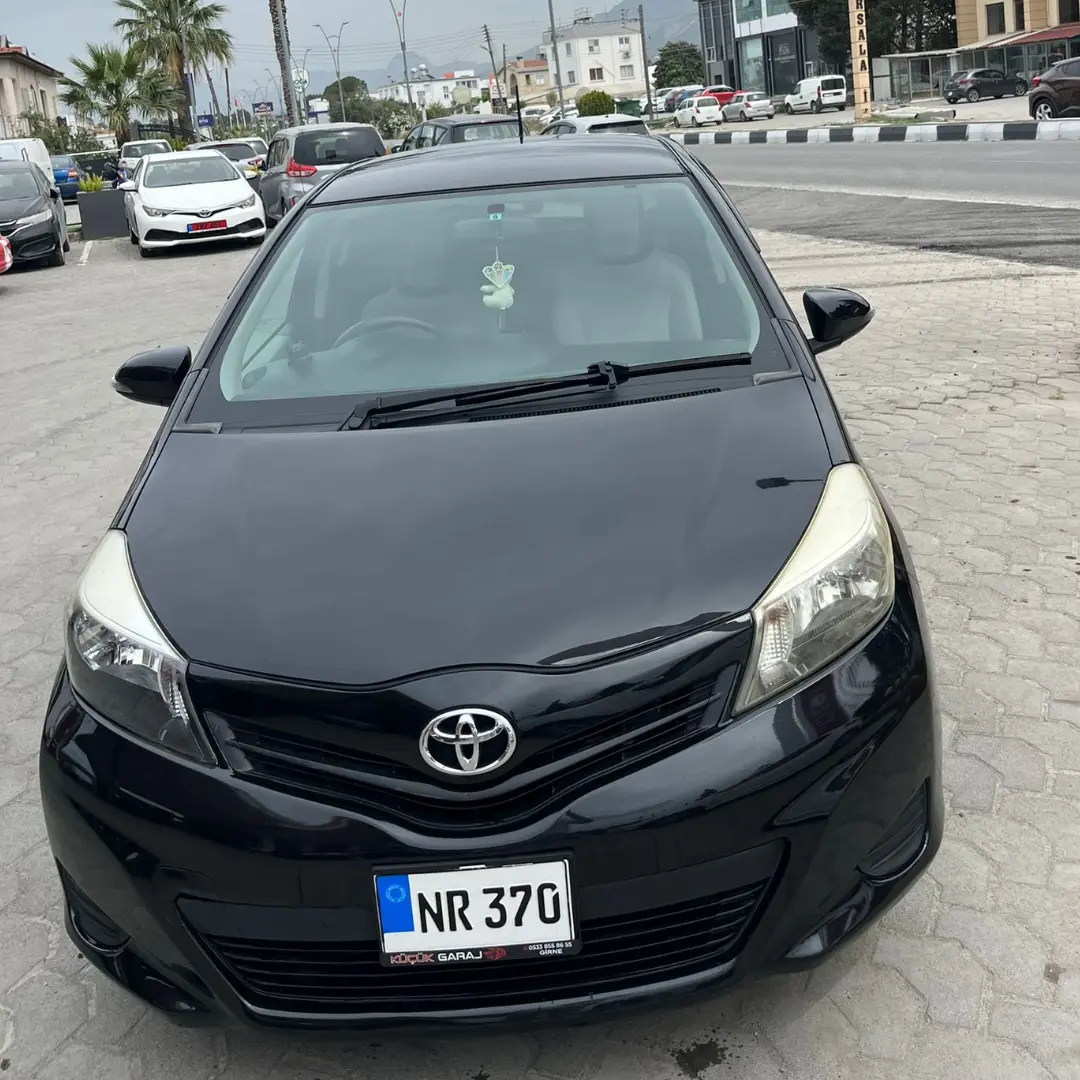 2011 Toyota Vitz