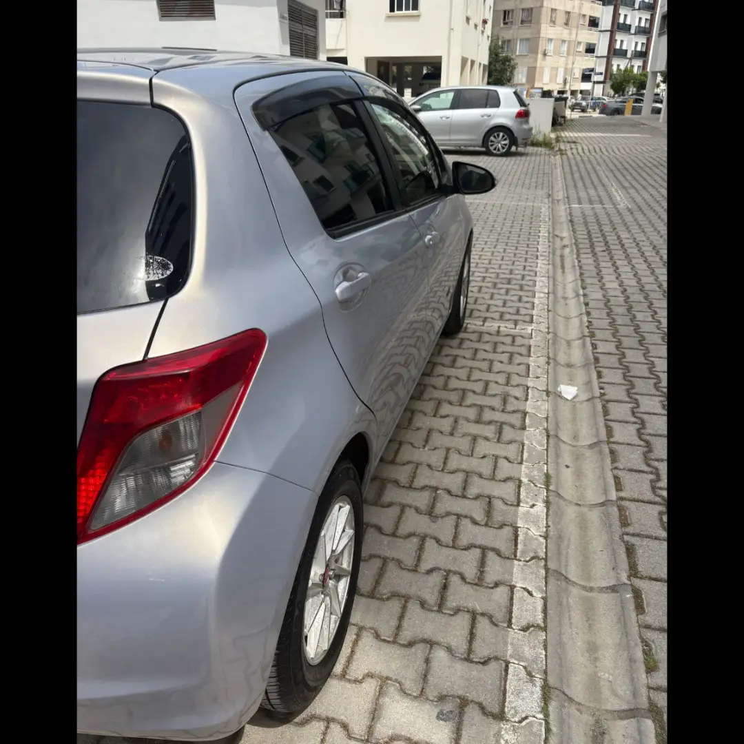 Toyota Vitz 2012 Satılık İkinci El - Thumbnail 4