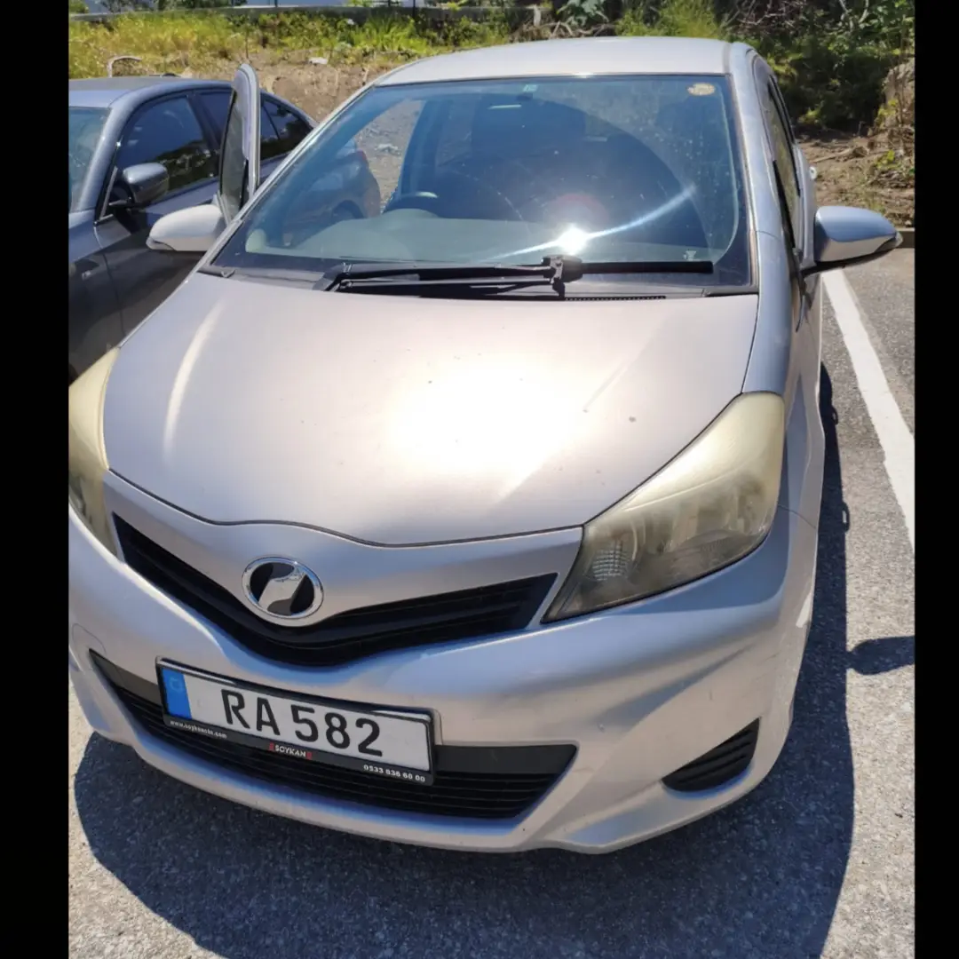 2013 Toyota Vitz