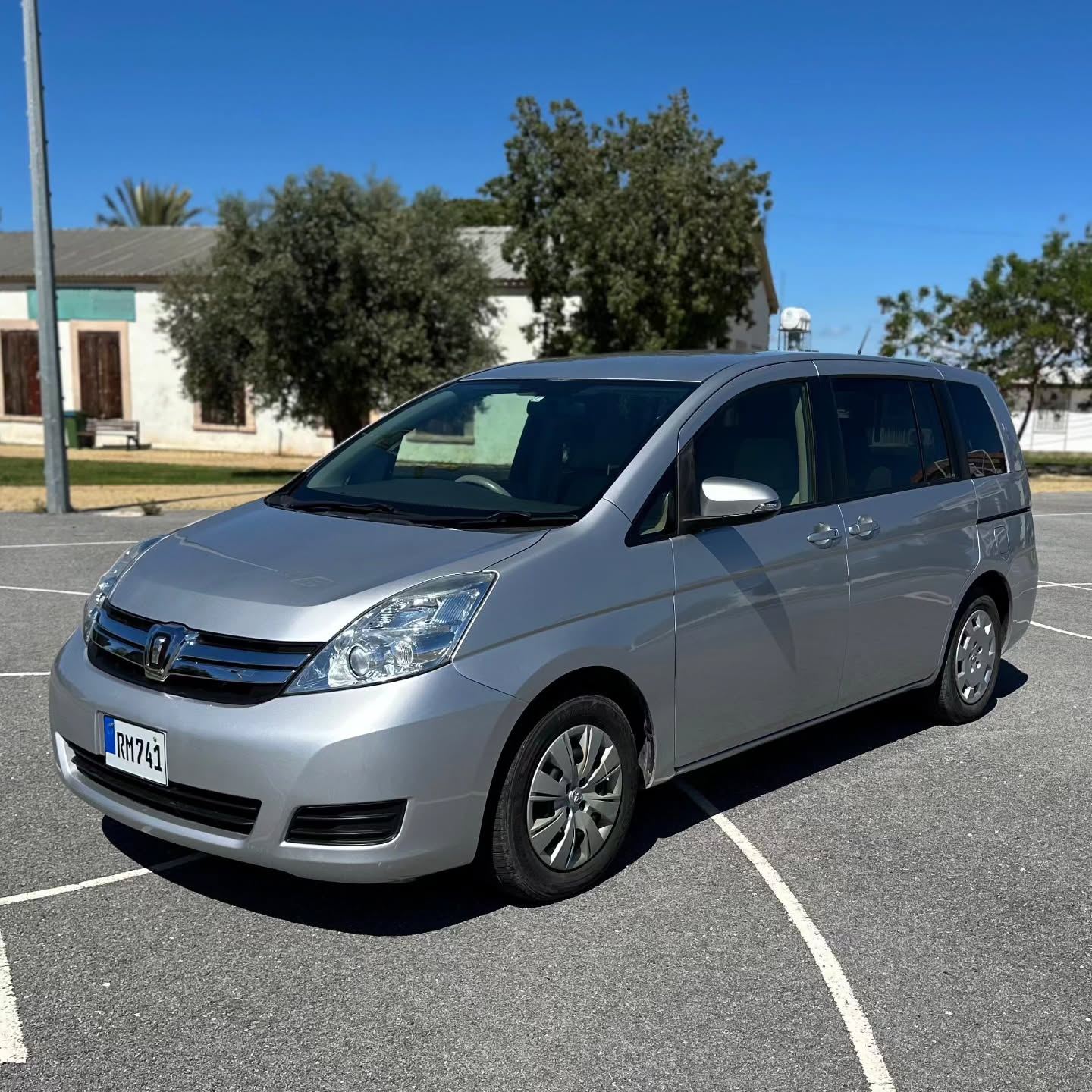 2015 Toyota Isis Benzin Otomatik Lefkoşa İlan görseli - GalerimPlus