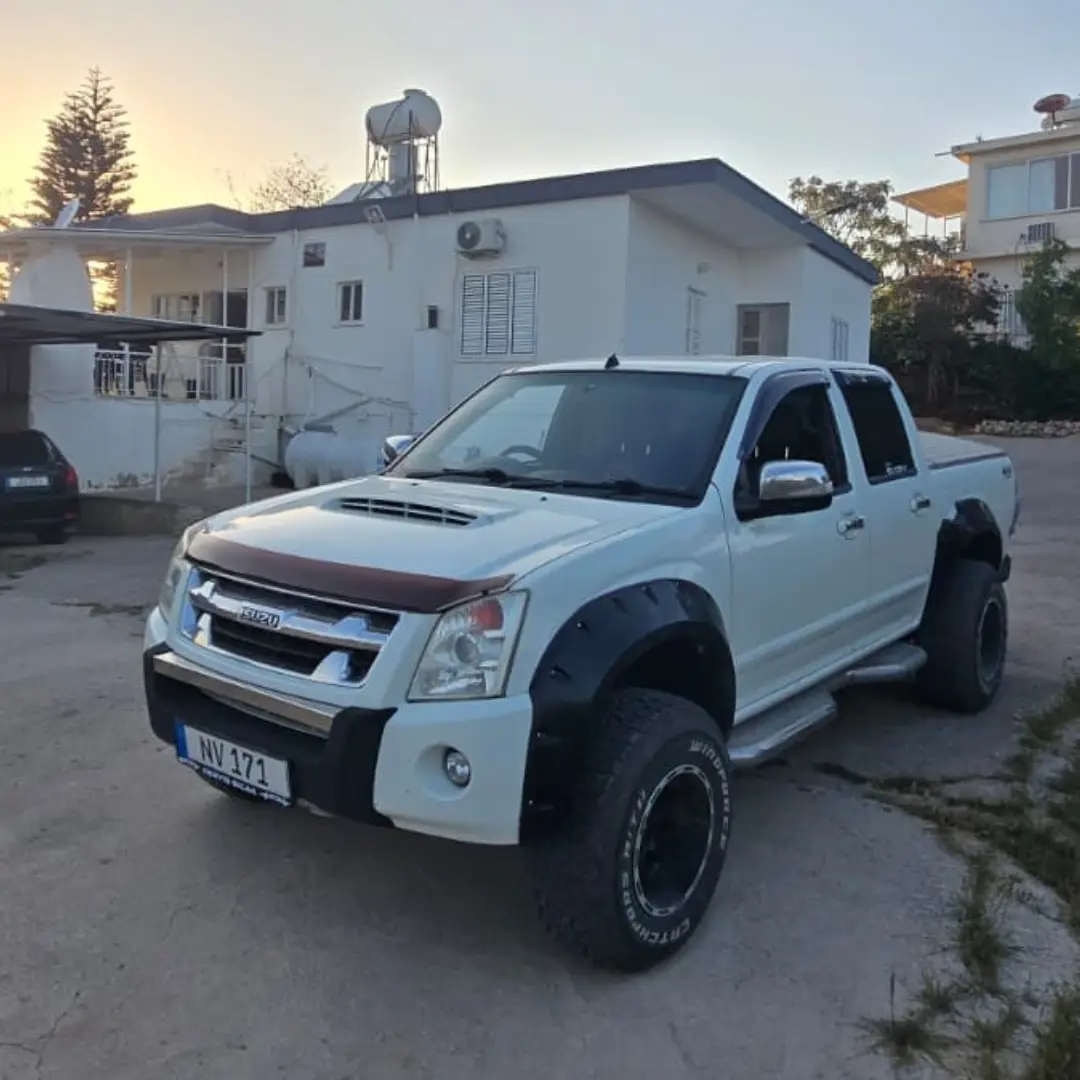 2011 Isuzu Rodeo Dizel Manuel Gazimağusa İlan görseli - GalerimPlus