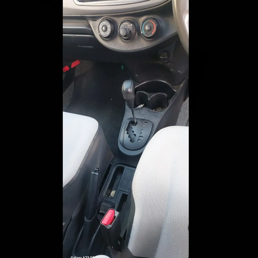 Toyota Vitz 2013 Satılık İkinci El - Thumbnail 8