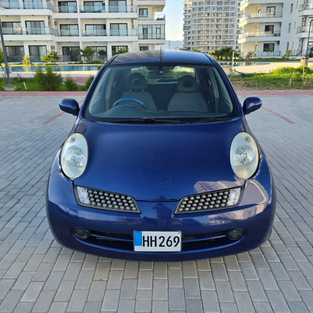 2002 Nissan March
