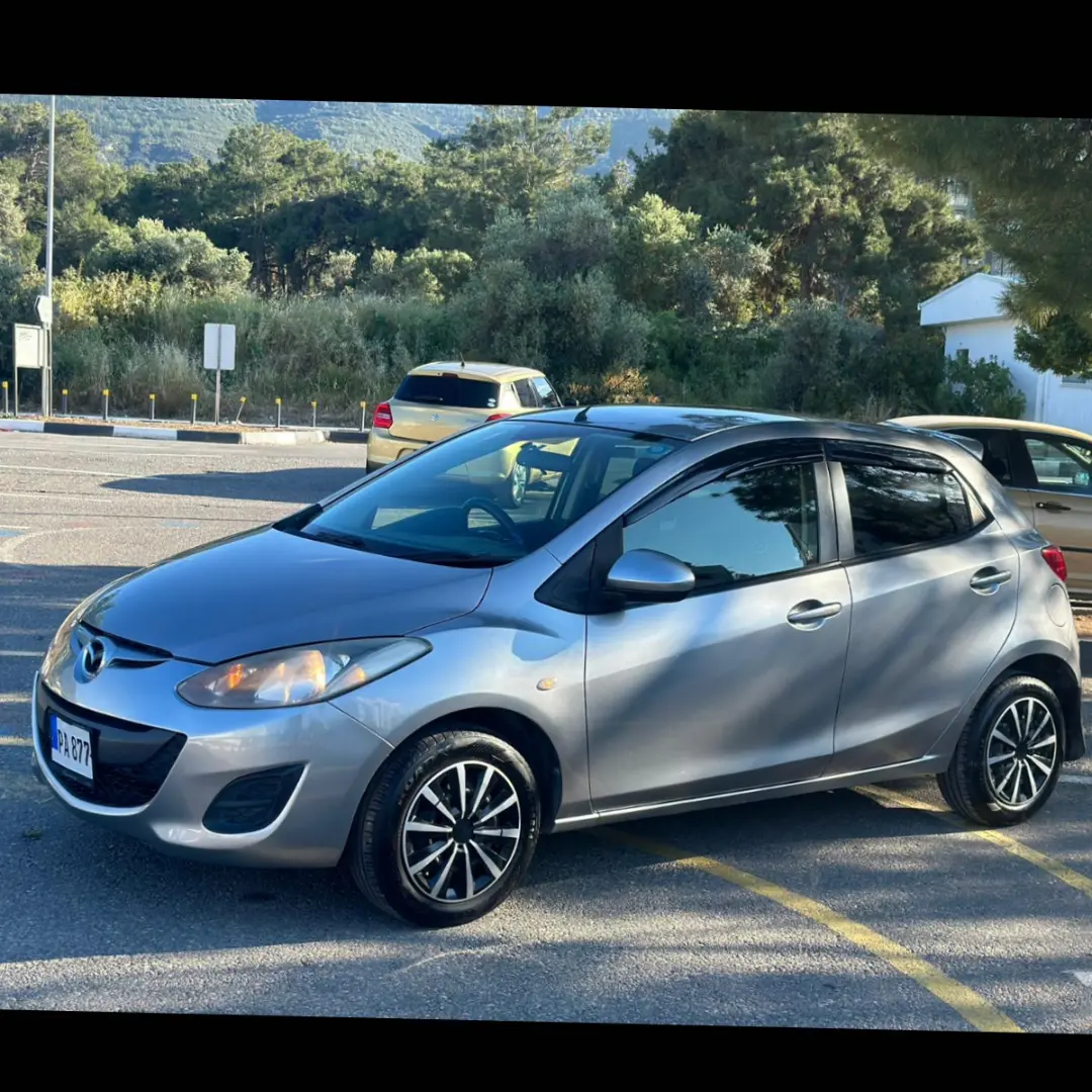 2013 Mazda Demio