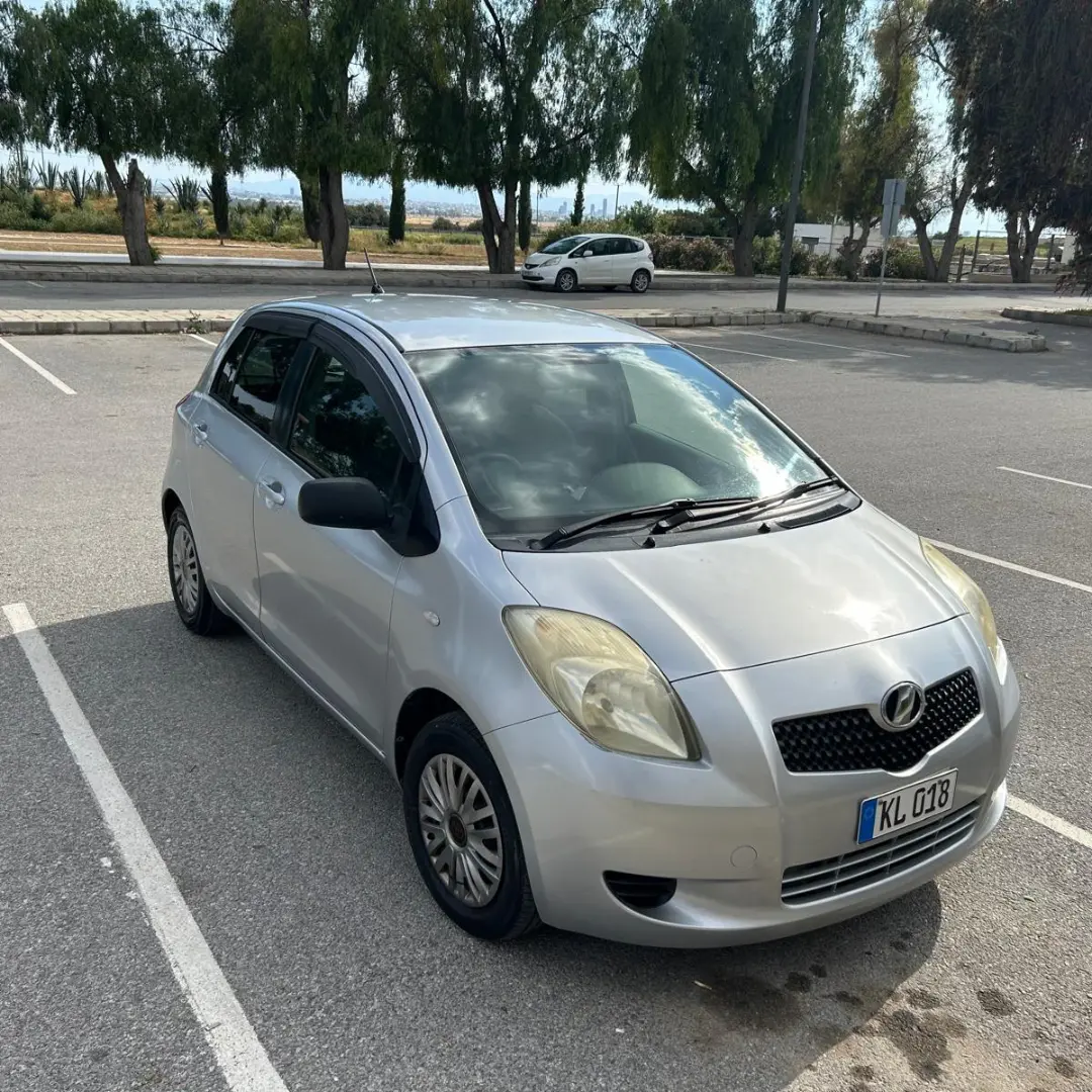 2006 Toyota Vitz