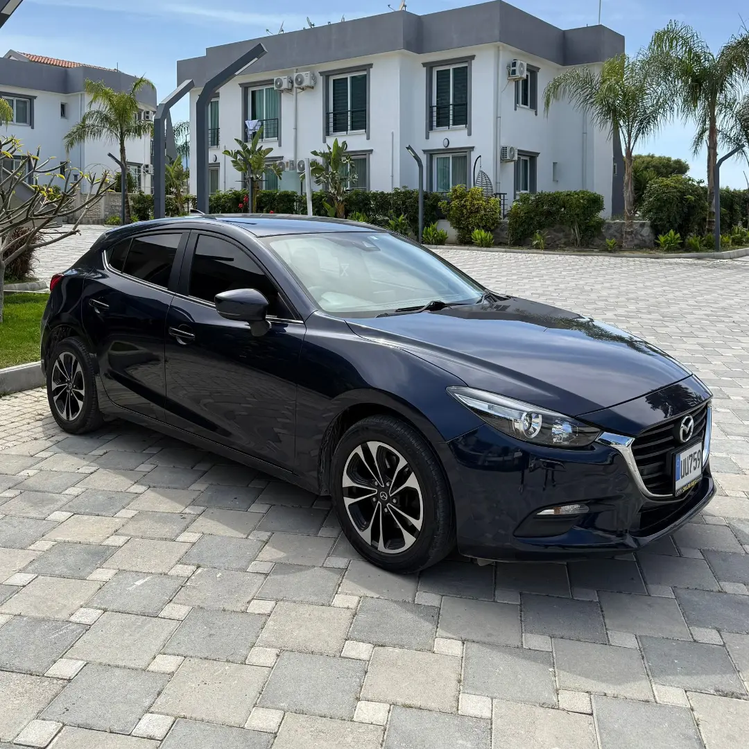 2018 Mazda Axela