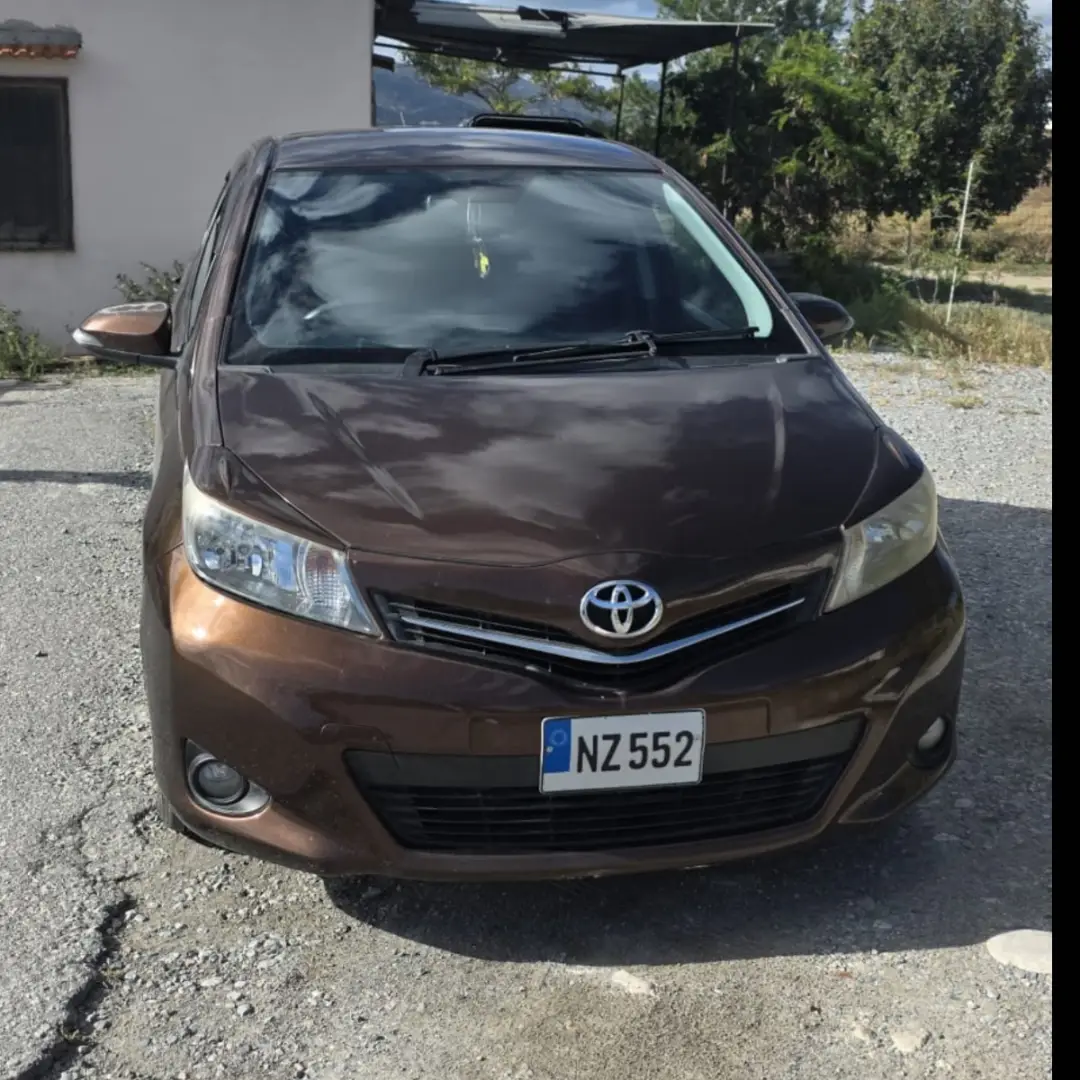 2012 Toyota Vitz Jewela