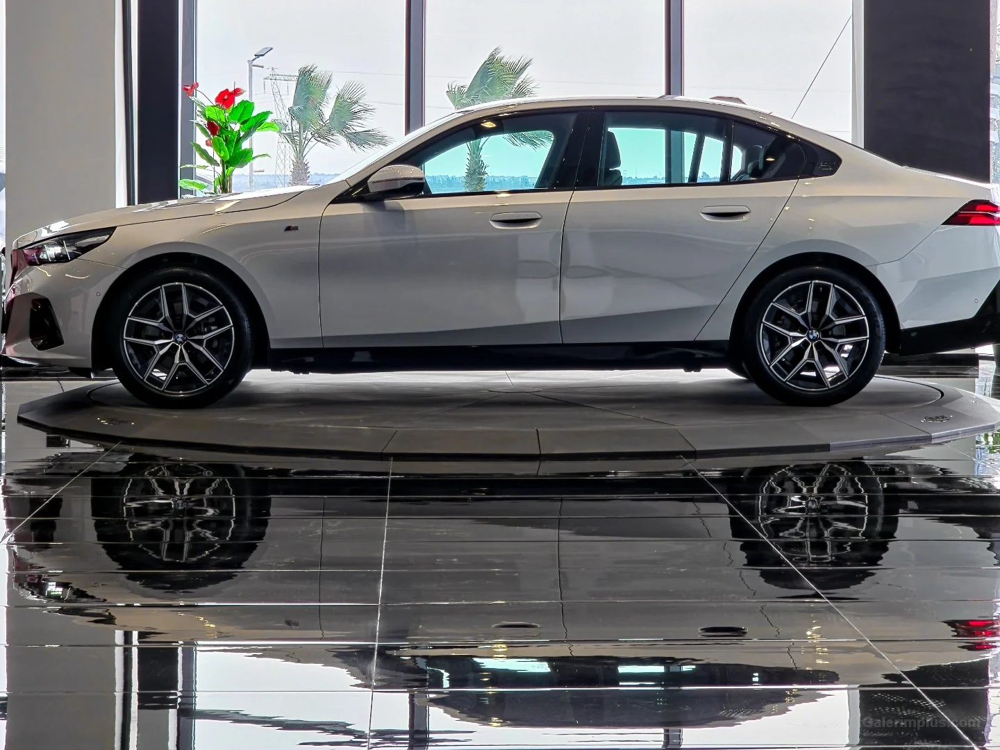 BMW 5 Serisi 2024 Satılık İkinci El - Thumbnail 2