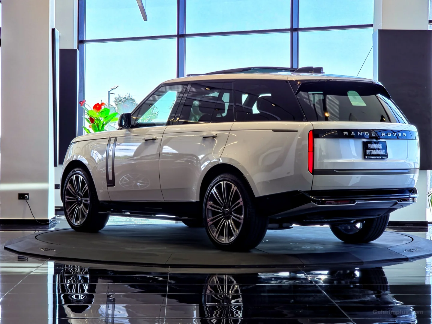 Land Rover Range Rover 2024 Satılık İkinci El - Thumbnail 3