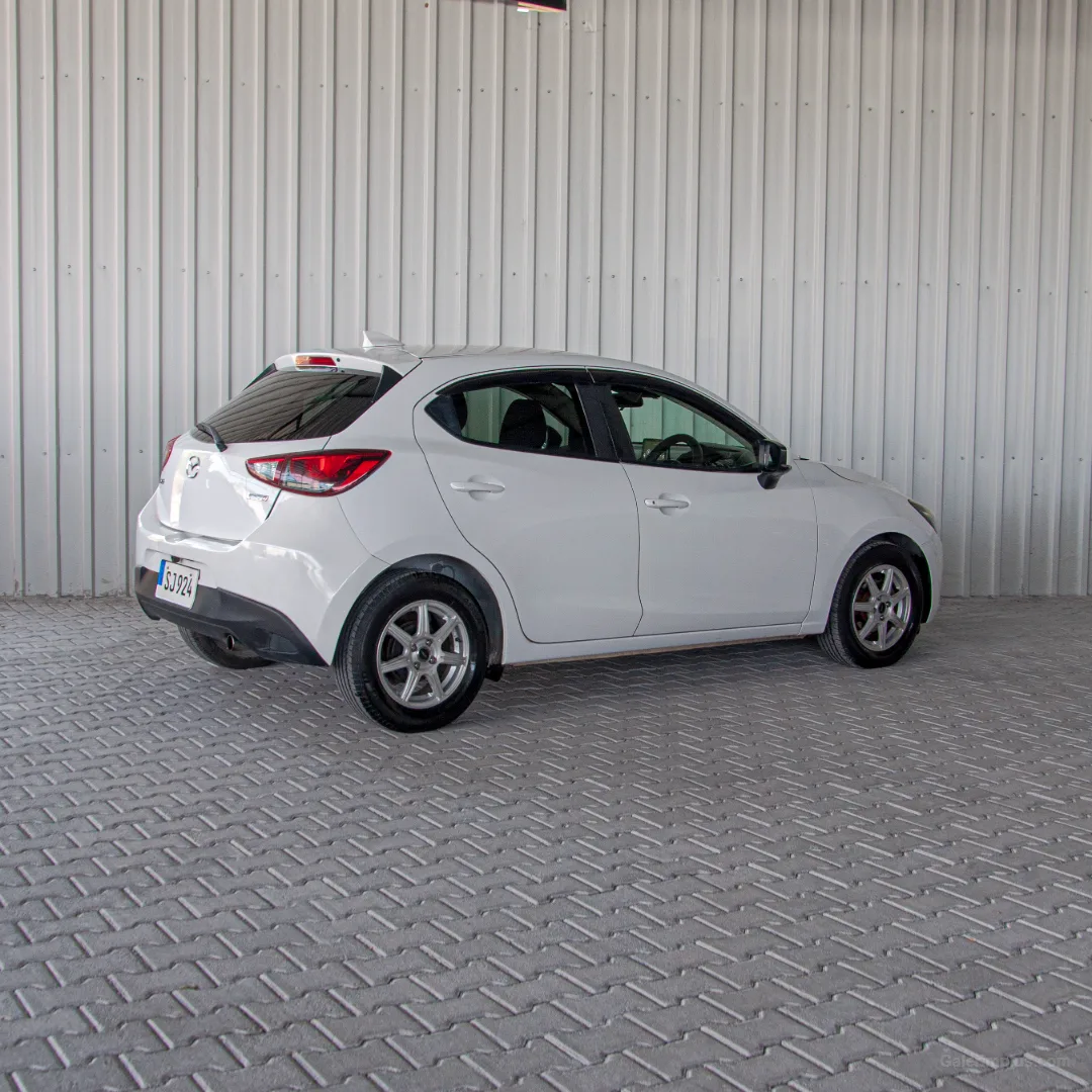 Mazda Demio 2017 Satılık İkinci El - Thumbnail 2