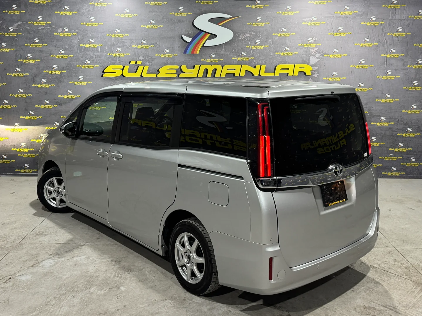Toyota Noah 2022 Satılık İkinci El - Thumbnail 2
