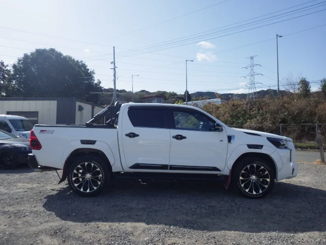 Toyota Hilux 2023 Satılık İkinci El - Thumbnail 2
