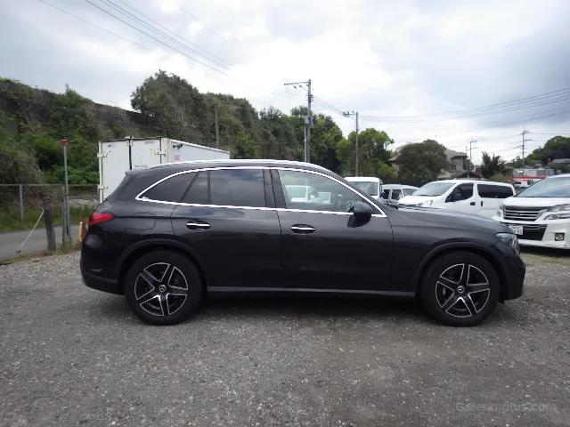 Mercedes - Benz GLC 2023 Satılık İkinci El - Thumbnail 2