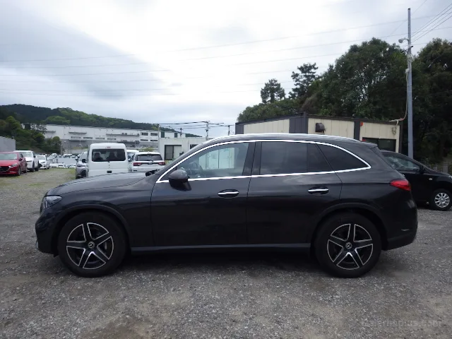 Mercedes - Benz GLC 2023 Satılık İkinci El - Thumbnail 4