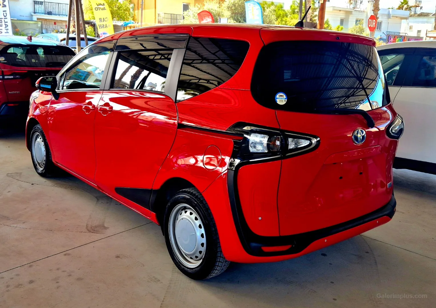 Toyota Sienta 2022 Satılık İkinci El - Thumbnail 2