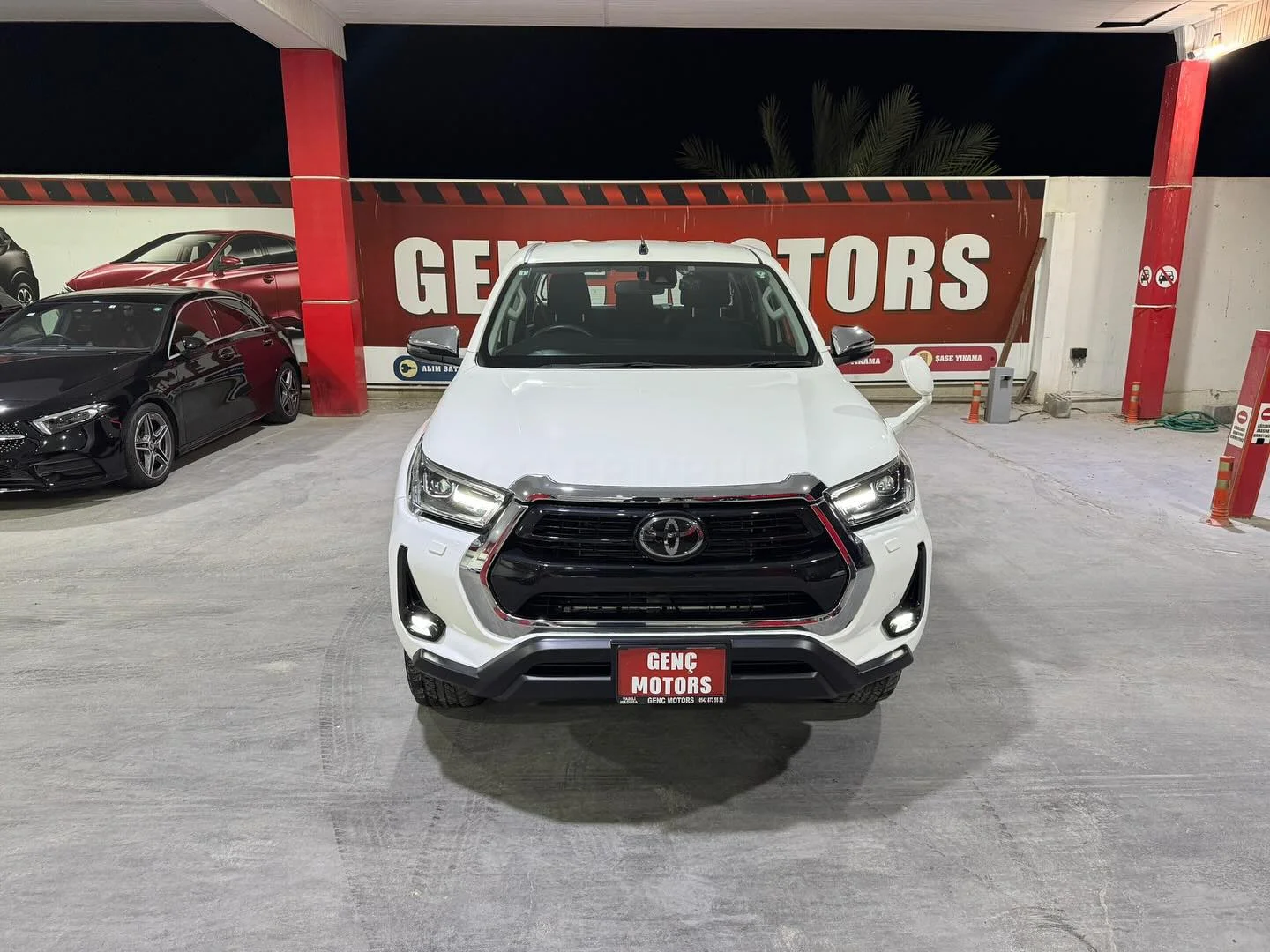 Toyota Hilux 2023 Satılık İkinci El - Thumbnail 3