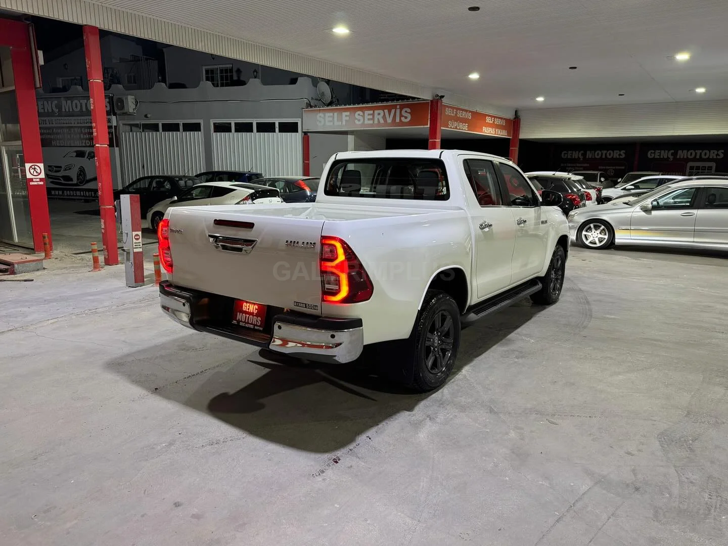 Toyota Hilux 2023 Satılık İkinci El - Thumbnail 4