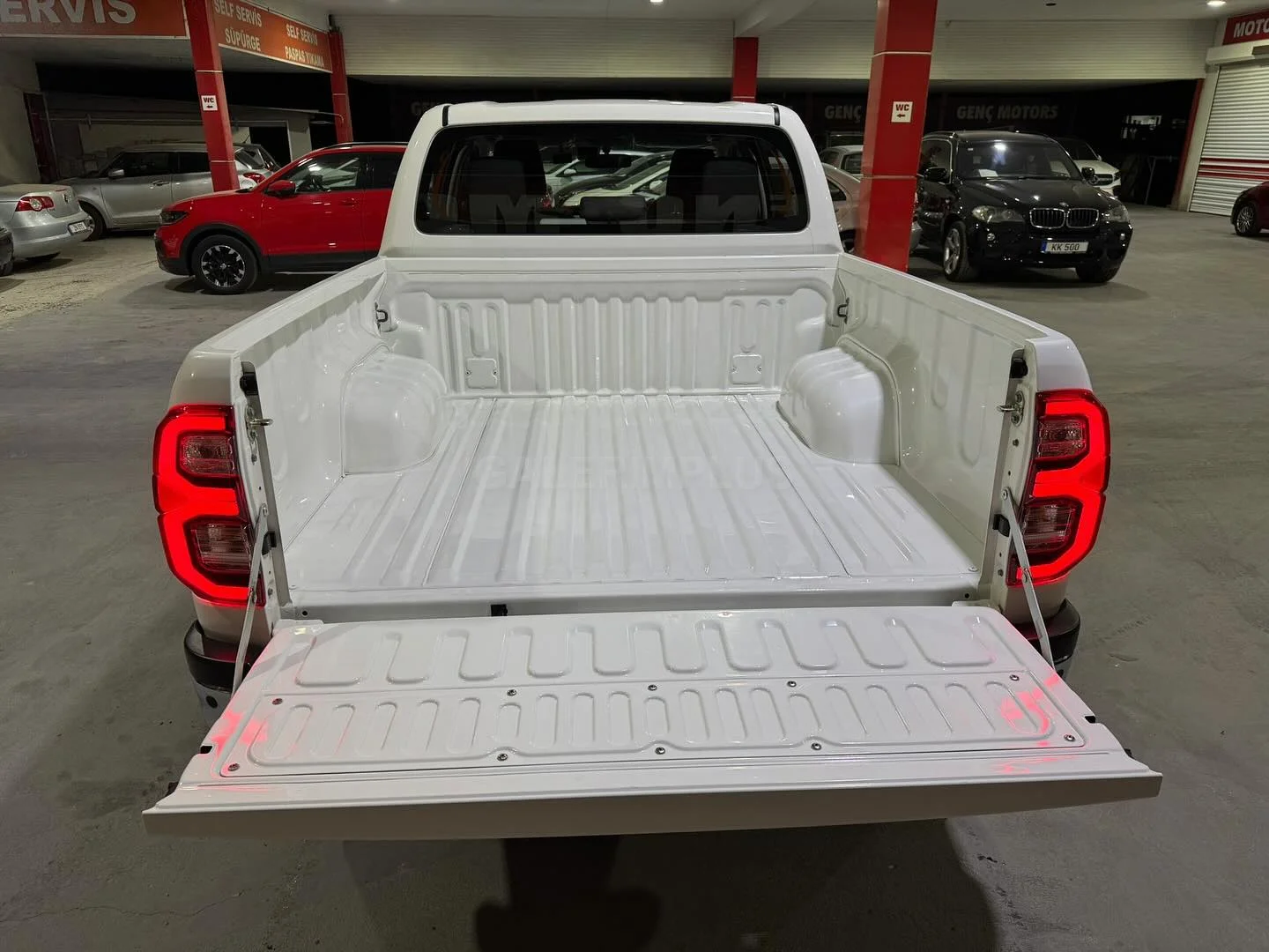 Toyota Hilux 2023 Satılık İkinci El - Thumbnail 7