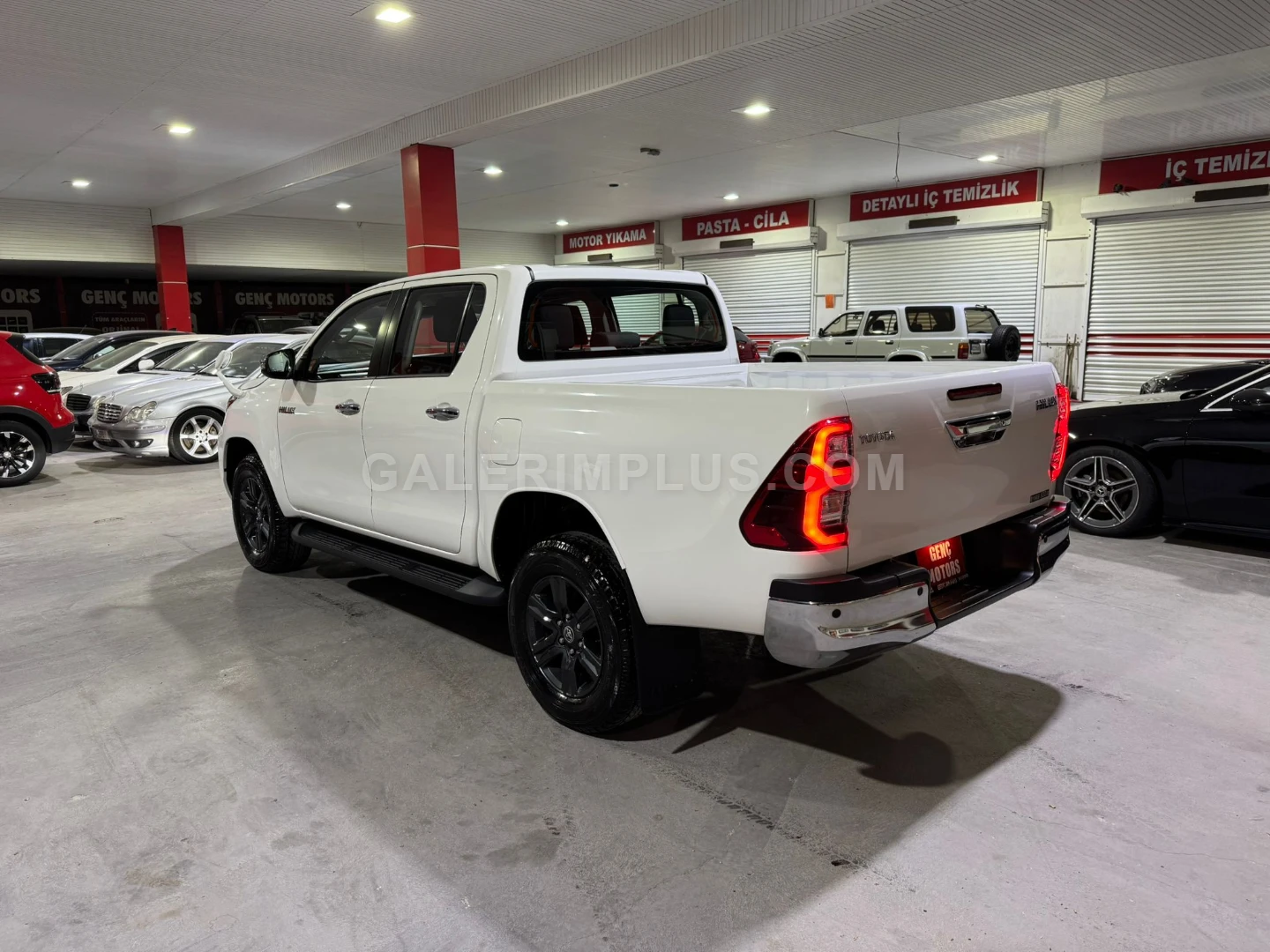 Toyota Hilux 2023 Satılık İkinci El - Thumbnail 4