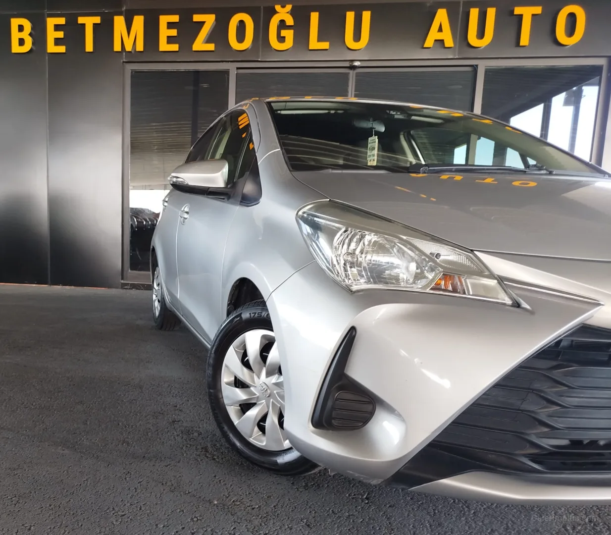 Toyota Vitz 2015 Satılık İkinci El - Thumbnail 2