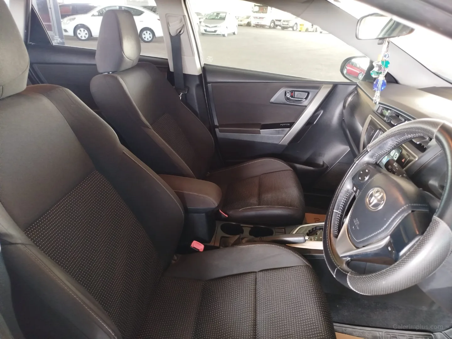Toyota Auris 2013 Satılık İkinci El - Thumbnail 4