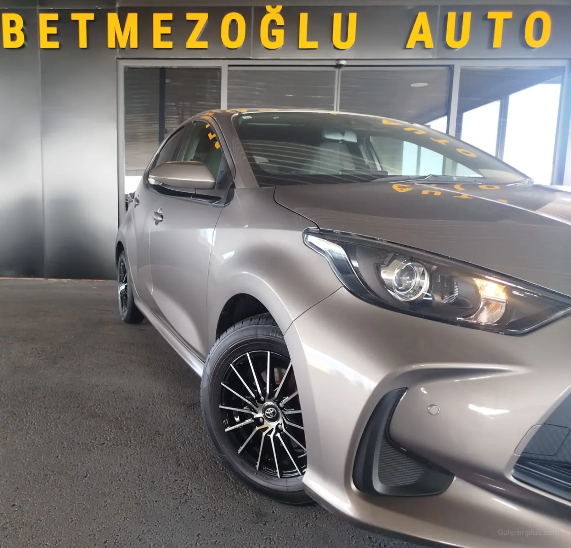Toyota Yaris 2022 Satılık İkinci El - Thumbnail 2