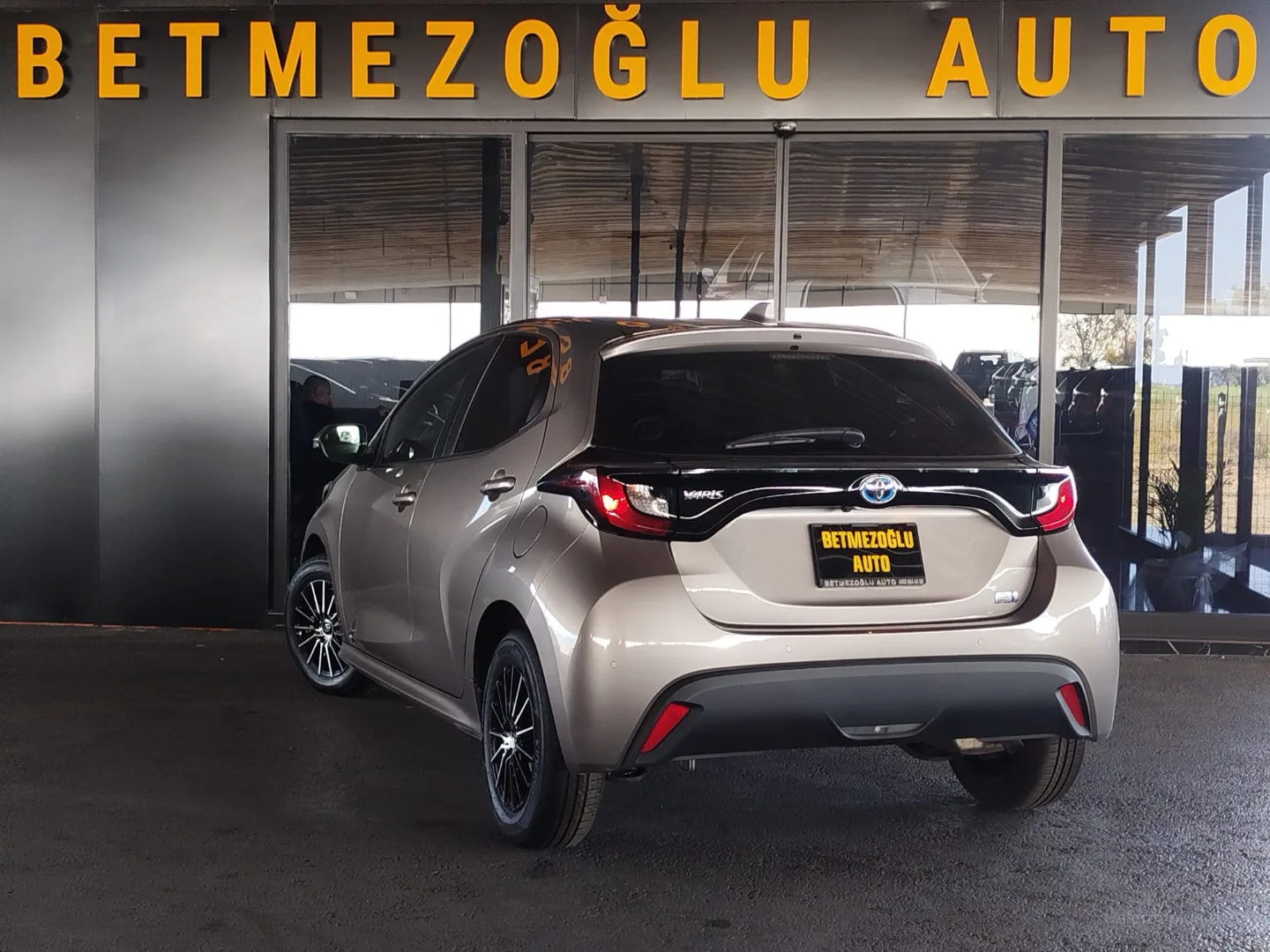 Toyota Yaris 2022 Satılık İkinci El - Thumbnail 3