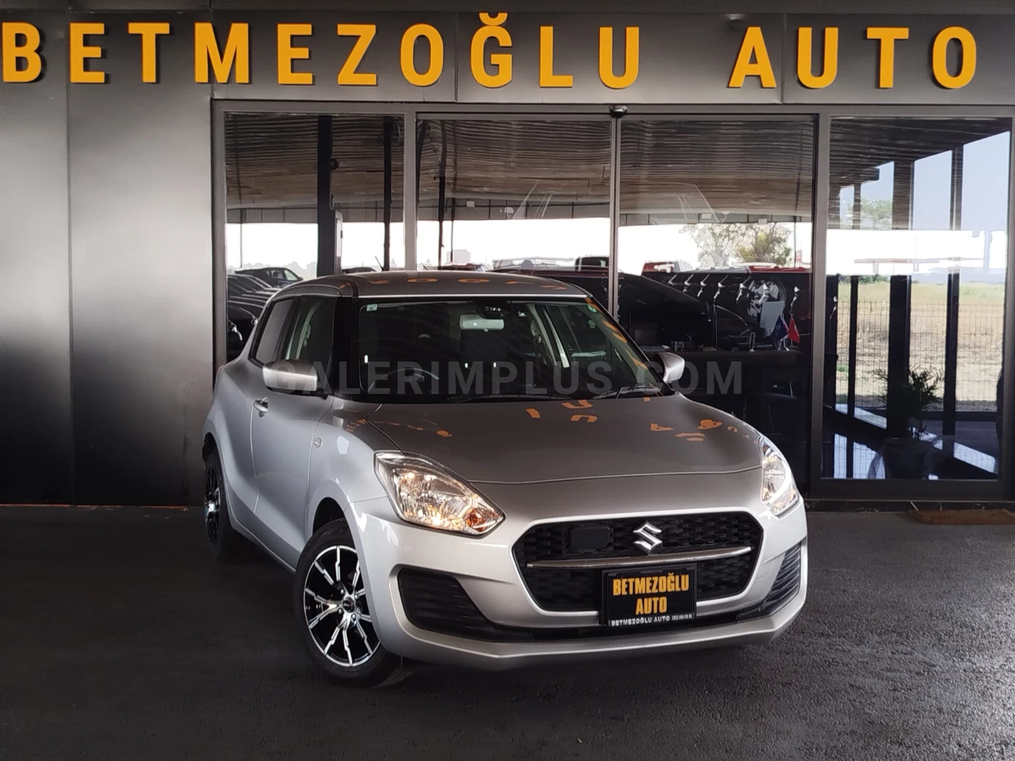 Suzuki Swift 2023 Satılık İkinci El - Fotoğraf 1